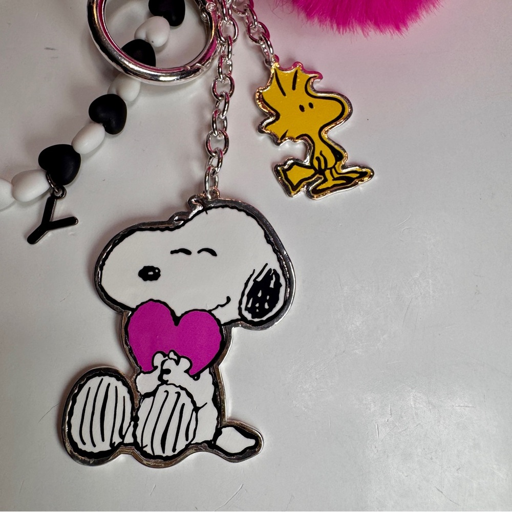 NWT Women's Peanuts Snoopy Bag Charm or Keychain from Primark. - Picture 2 of 11